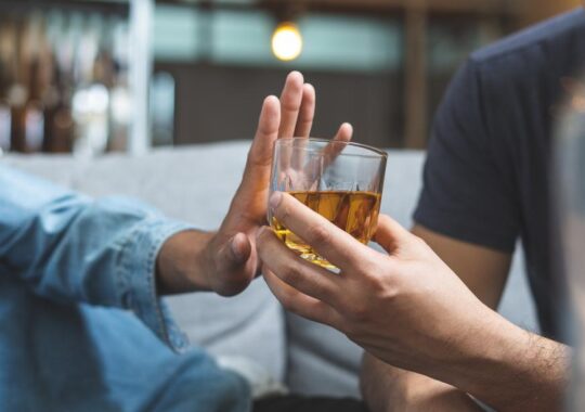 Dépendance à l’alcool : les conseils infaillibles pour s’en sortir !